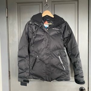 Columbia blk down jacket-faux fur hood barely used